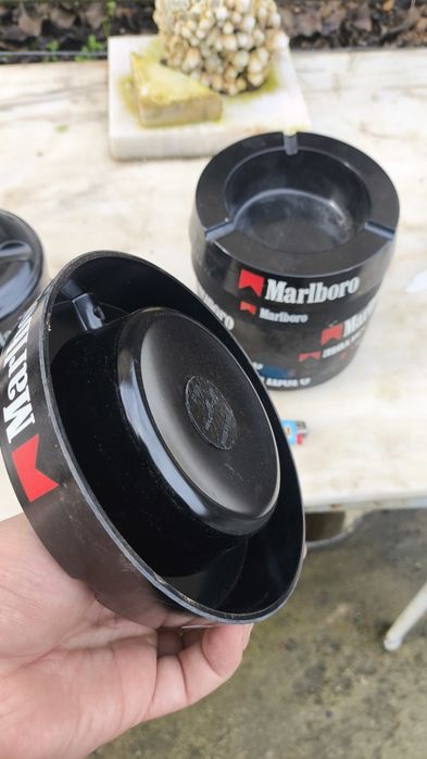 Cinzeiro Marlboro plástico