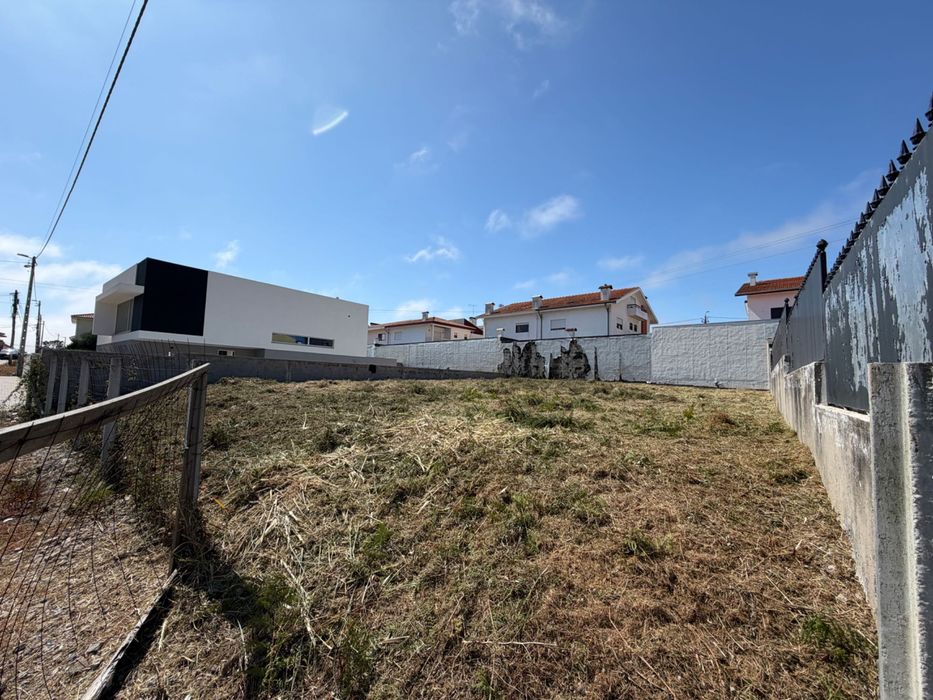 Terreno para Construção com Projeto Aprovado para Moradia