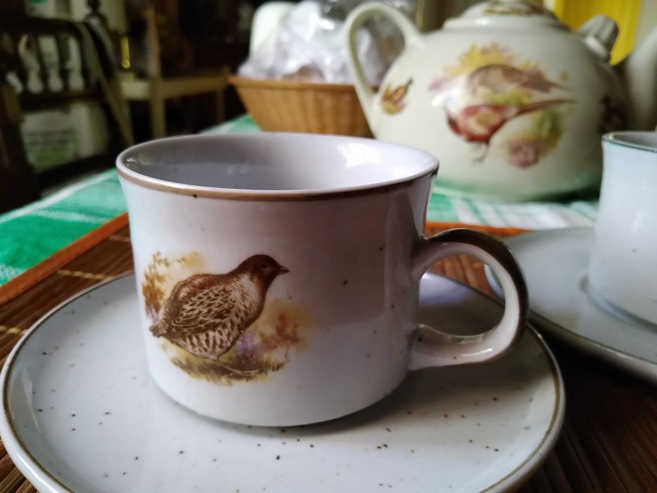 Serviços de café e chá em grés com motivos de caça