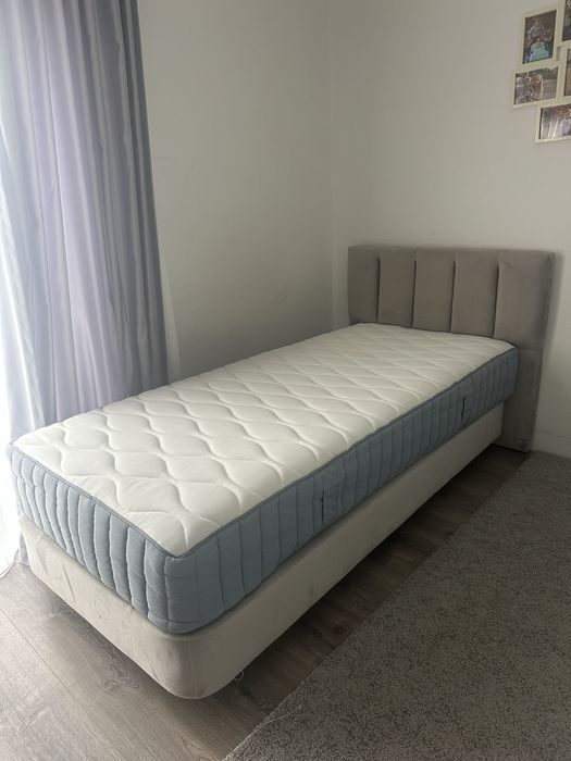 Cama individual com colchão – Estado impecável