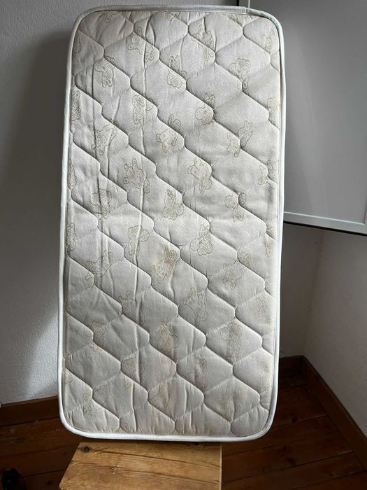 Berço completo  com colchão para criança