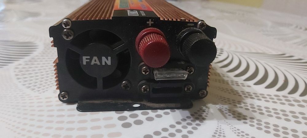 Інвертор UKC-SSK 12-220