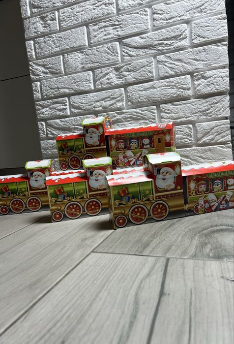 Kinder потяг адвент календар