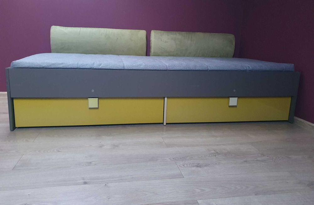 Łóżko jednoosobowe