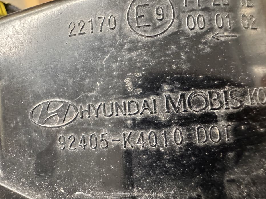 Hyundai Kona tylna lewa lampa w zderzak 92405-K4010 idealna