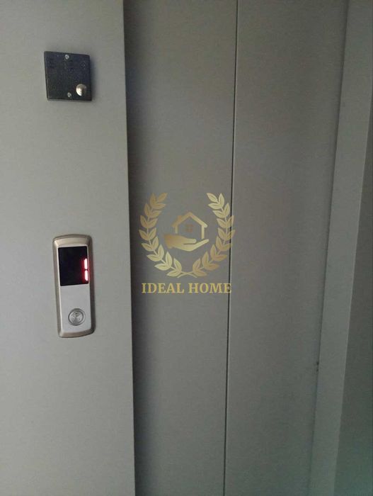 Продається 4-кімнатна квартира у Дніпровському р-ні(метро Лівобережна)