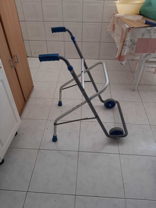 andarilho da orth resistente e com bons apoios