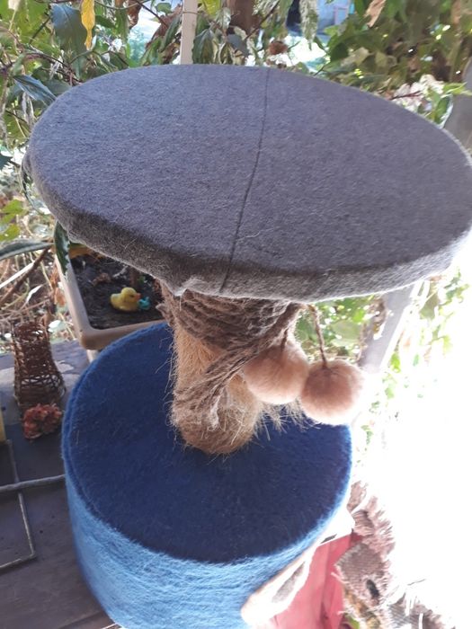 Домик-когтеточка для котиков