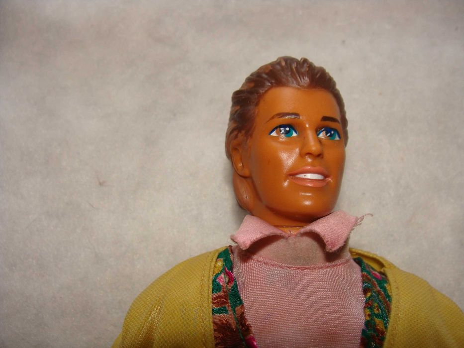 Boneco Ken Locket Surprise (Ref. 10964) de 1993