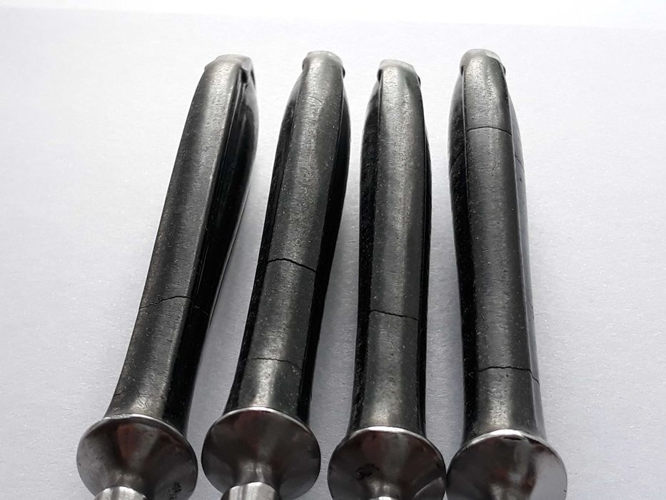 4 stare widelce, wz. BAKELIT