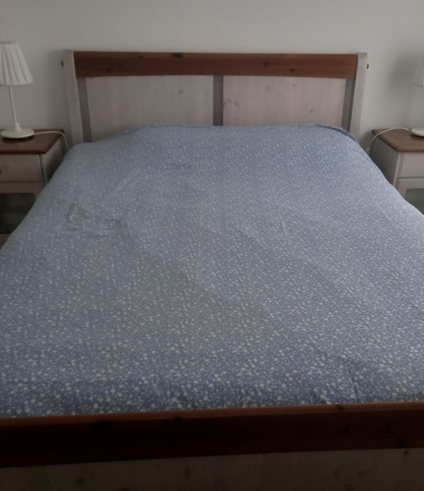 Oportunidade. Cama casal com Estrado. Estilo nórdico.