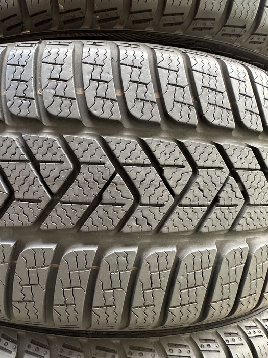 225/40/18 Pirelli Sottozero 3 Winter