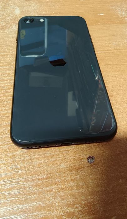 iPhone S.E 99% bateria