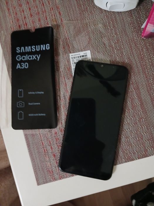 Смартфон Самсунг Galaxy A30