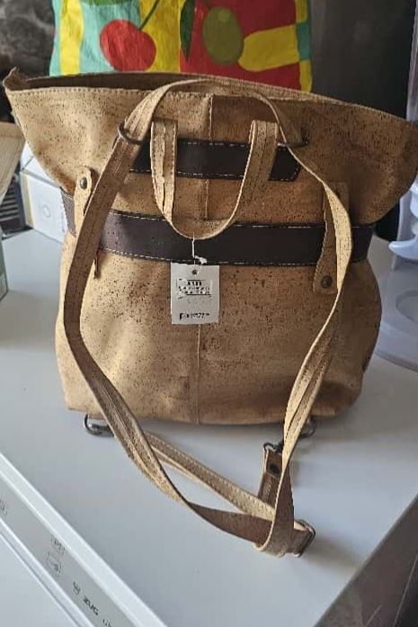 Malas/bolsas de cortiça, novas. Para homem e mulher