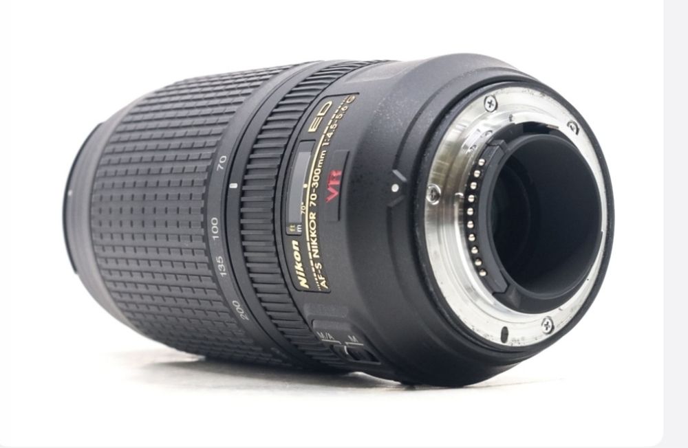 Objetiva Nikon 70-300 VR 4.5-5.6 como nova