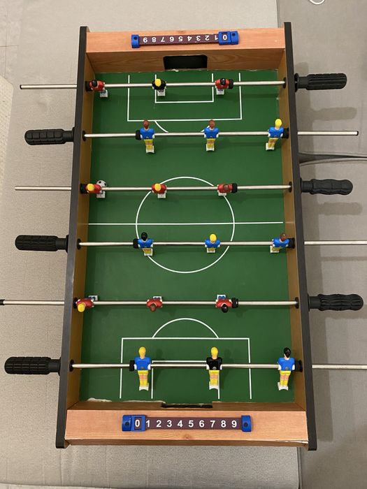 Mesa de matraquilhos para criança