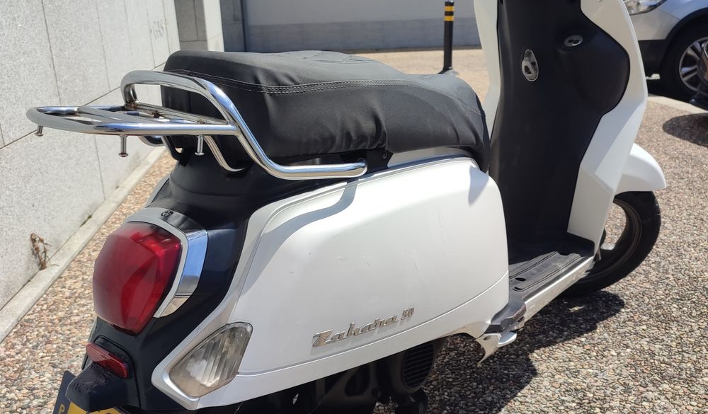 Scooter 2 tempos 70cc vendo ou troco por carro ou mota