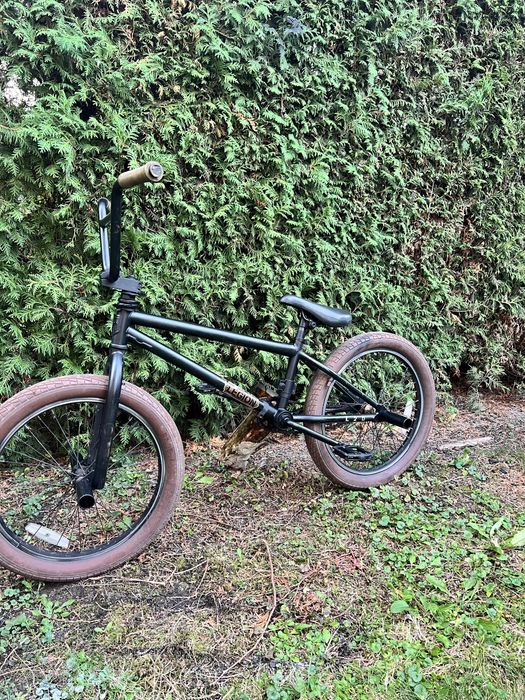 BMX LEGION – czarny styl,