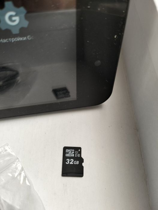 Планшет Bravis NP81QC 8 дюймів у хорошому стані.