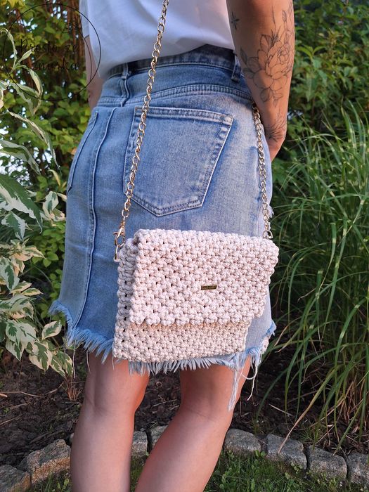 Beżowa torebka ze sznurka na łańcuszku makrama handmade