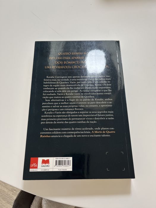 Livro “A morte de quatro rainhas”