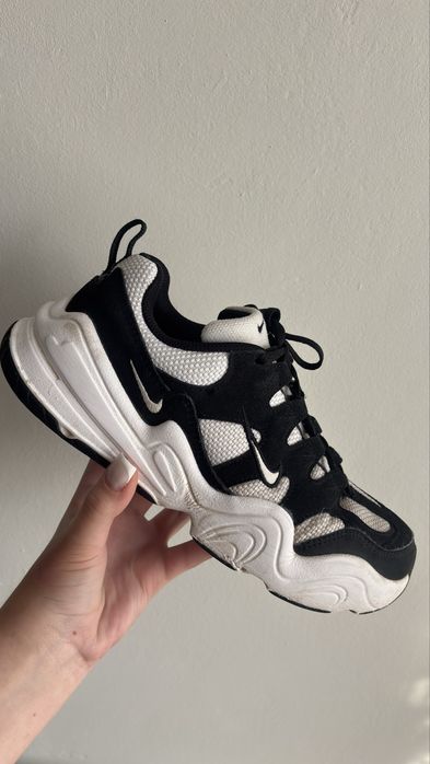 Кросівки Nike жіночі