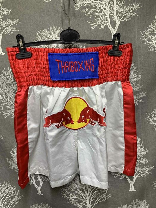 Шорты для тайского бокса Red Bull.