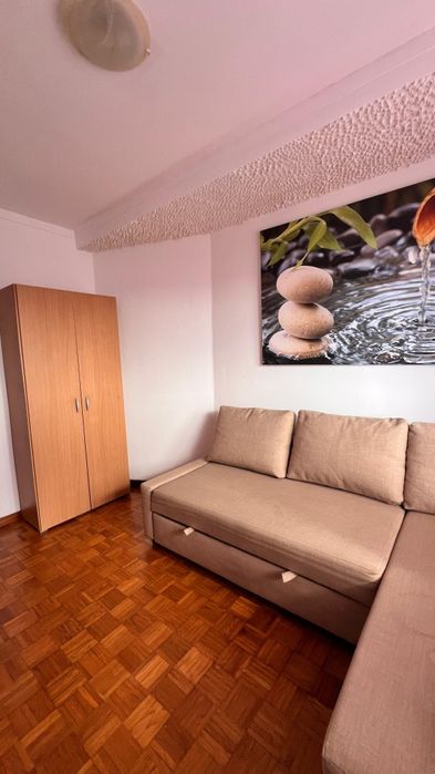 Alugo quarto no porto