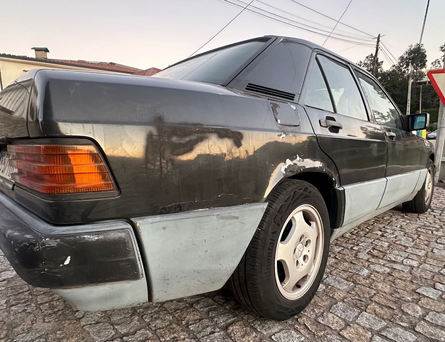 Mercedes 190d.