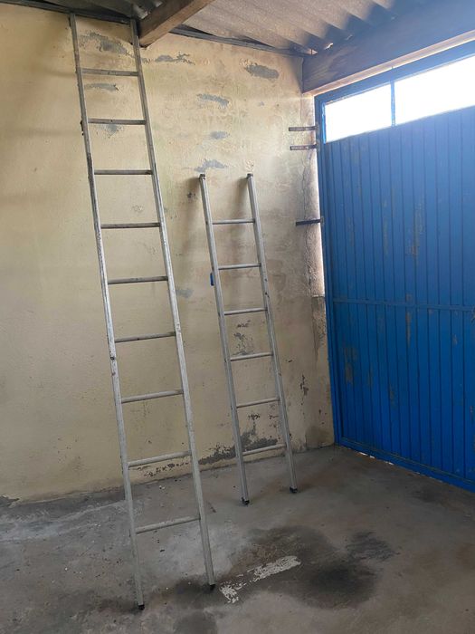Escadas de 9 e 6 degraus