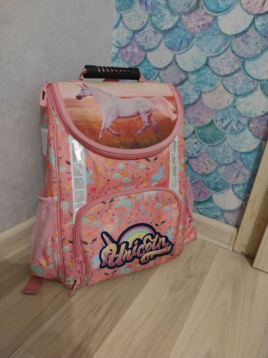 Tornister i piórnik z wyposazeniem, jednorożec