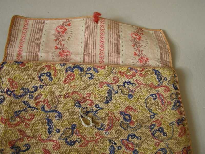 Warsztaty Krakowskie - kasetka batikowa oraz teczka portfelowa.