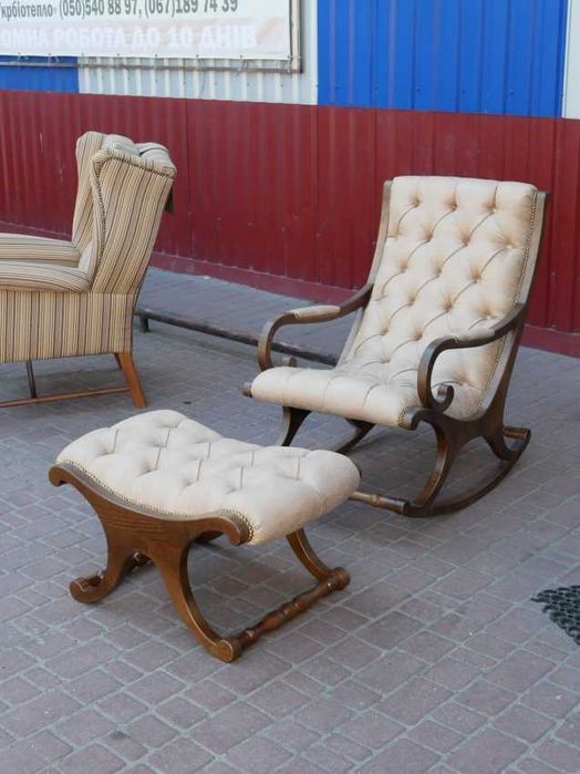 Крісло  качалка  та пуф  Відпочинкове крісло  Крісло для відпочинку