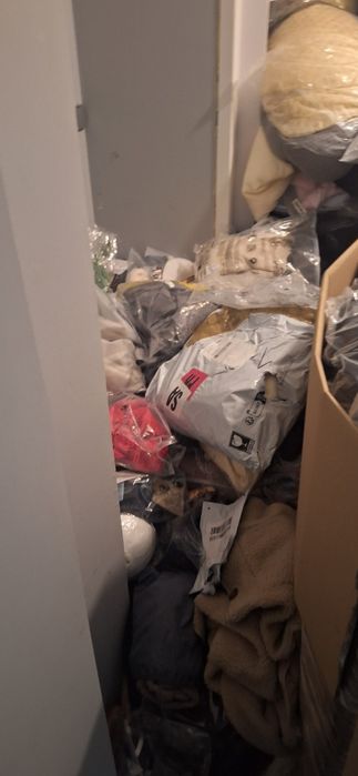 Palety ze zwrotami nie sortowanie,  ubrania, agd, rtv hurt tanio