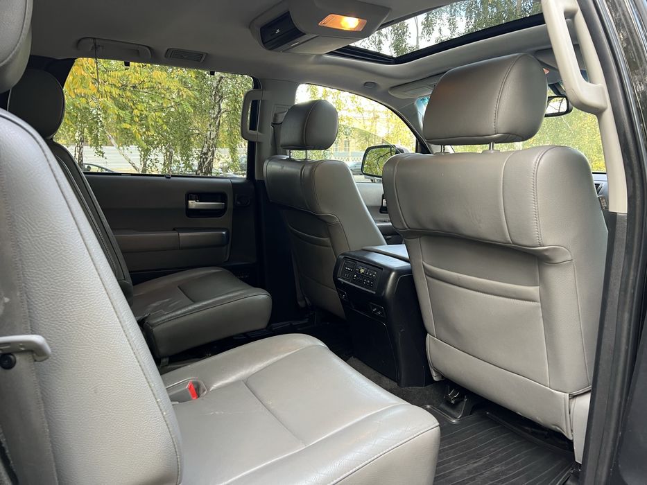 Toyota Sequoia 2014