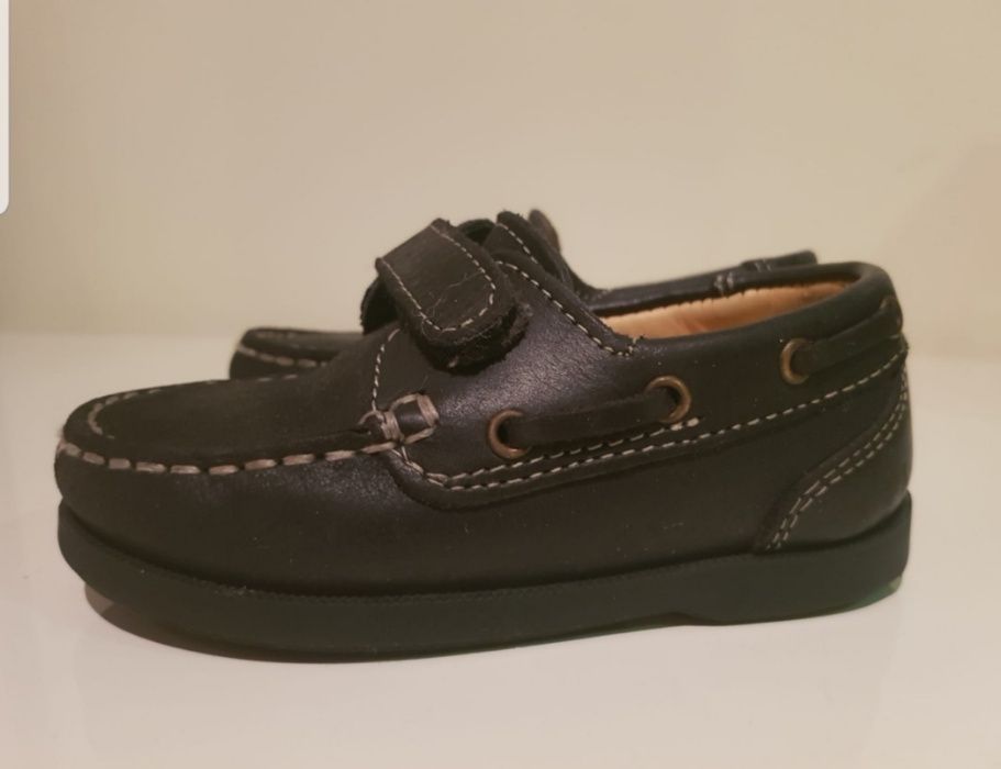 Sapatos menino tira velcro