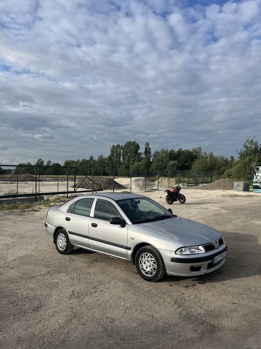 Поодам Mitsubishi Carisma 2000