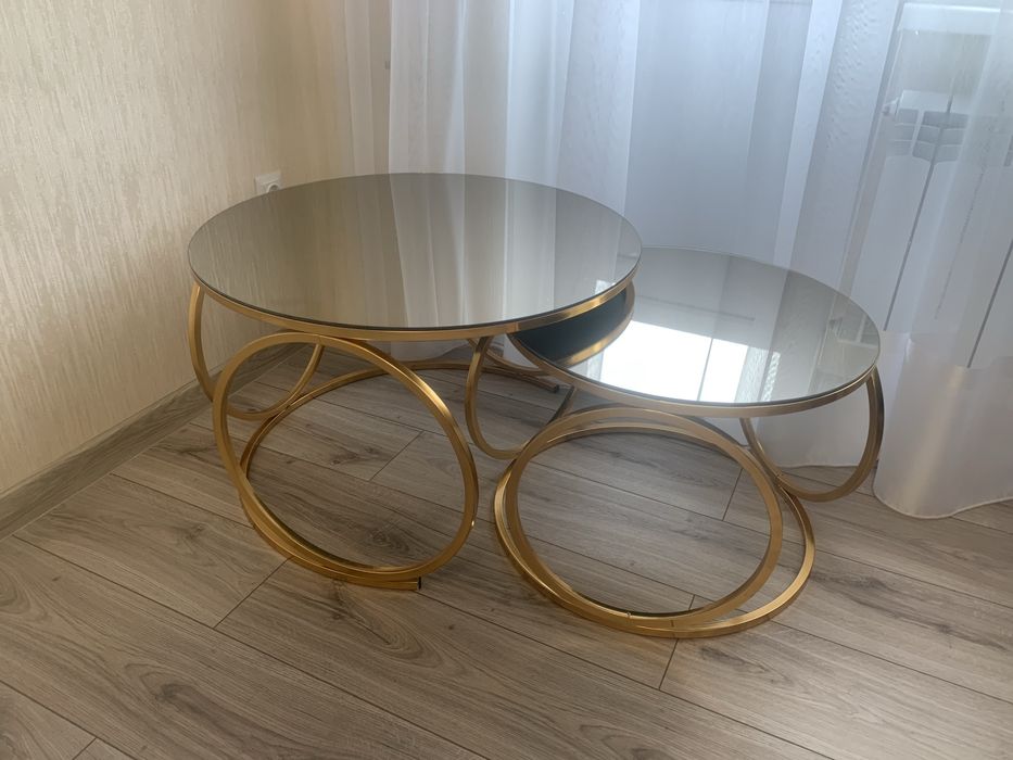 Два столика можна окремо