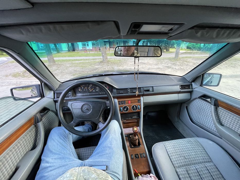 Mercedes benz w124 E200 гбо