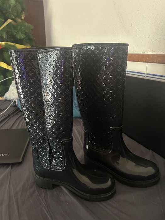 LOUIS VUITTON Black Monogram Rubber Splash Rain Boots
