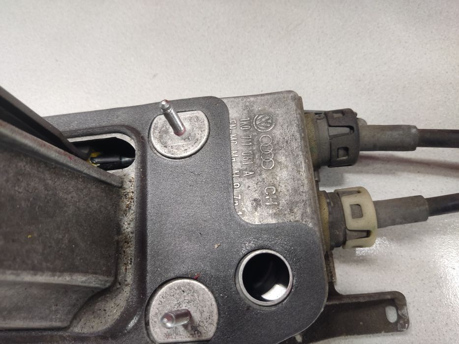 Mechanizm zmiany biegów linki cięgna lewarek Seat Leon 1.9 TDi 5-bieg