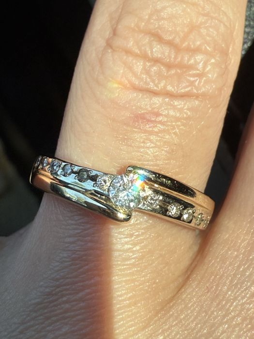 Золотое кольцо с бриллиантами