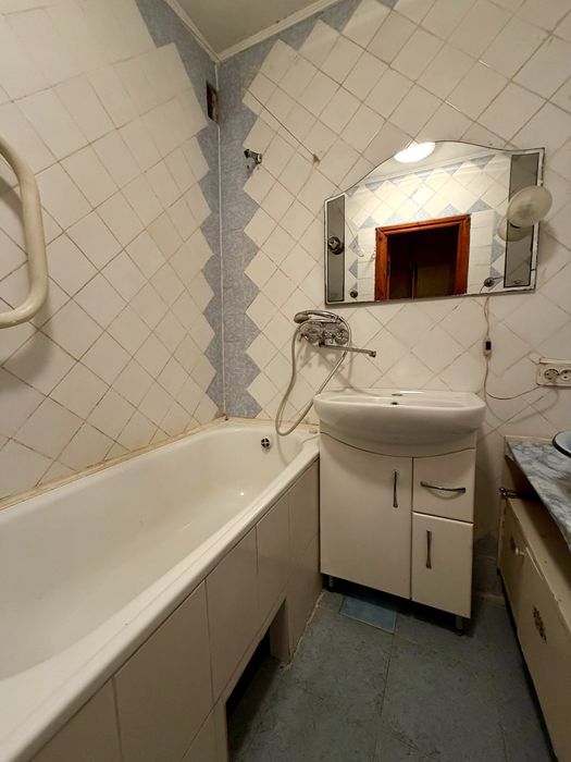 Оренда 3к квартири, Виставка