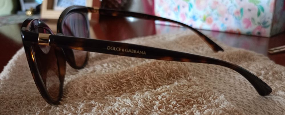 Okulary przeciwsłoneczne firmy Dolce & Gabbana