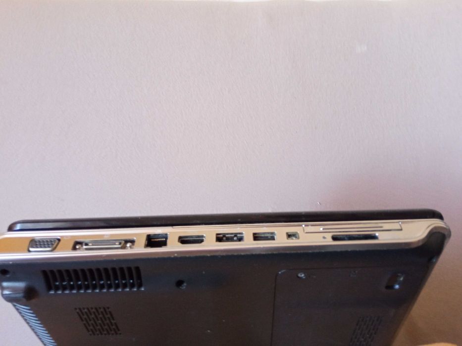 Laptop HP Pavilion dv7-3010ew VJ231EA, sprawny.