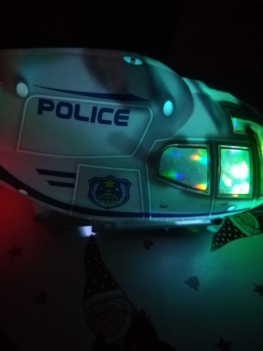 Продаю интерактивную игрушку вертолет " POLICE  JYD178A-3 "
