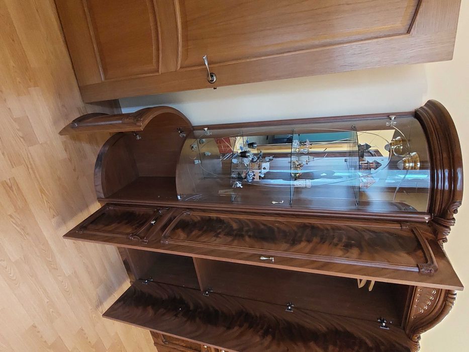 Місткий сервант, виробництво Італія