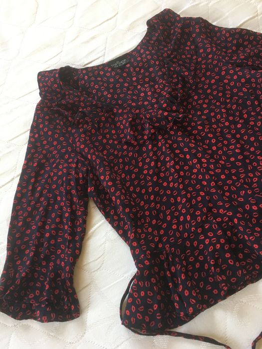 Жіноча блуза з рюшами