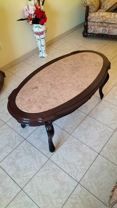 Móvel sofás e mesa